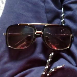 Sturdy unisex sunglasses